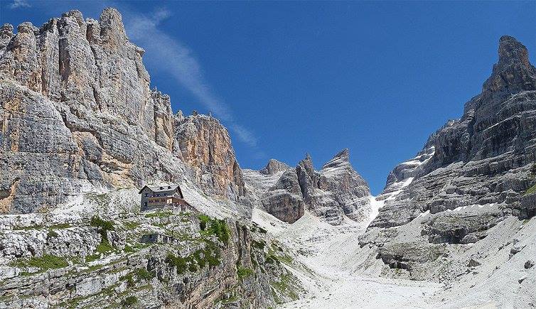 Evento Cascate di Vallesinella e Rifugio Tuckett, meraviglie sulle Dolomiti di Brenta Locandina Cascate di Vallesinella e Rifugio Tuckett, meraviglie sulle Dolomiti di Brenta - sabato 19 settembre ore 09:00 - 18:15