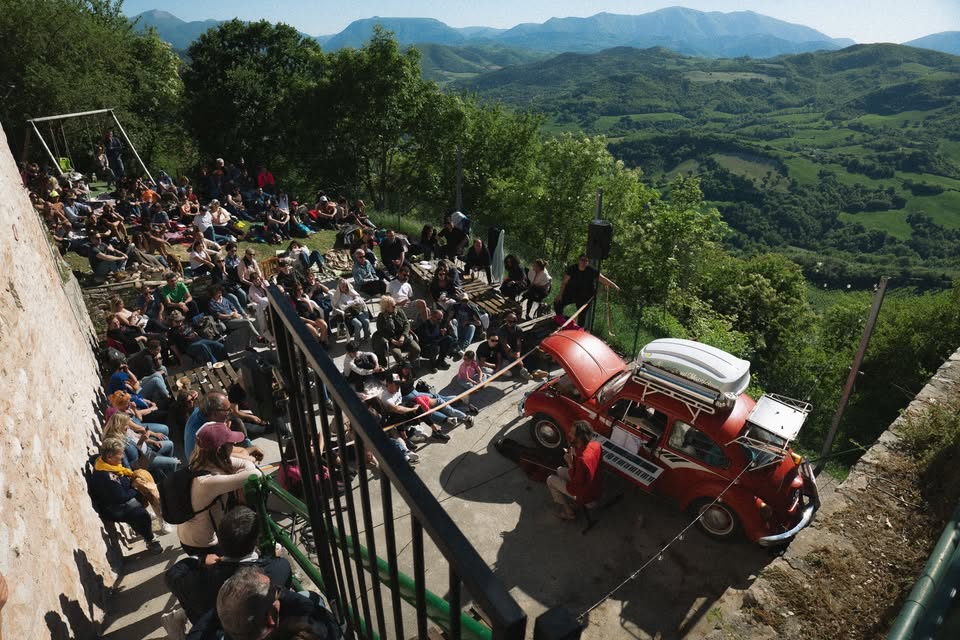 Evento Concerto sotto le stelle al Chiosco delle Aquile Locandina Concerto sotto le stelle al Chiosco delle Aquile - sabato 4 luglio ore 19:00 - 21:00