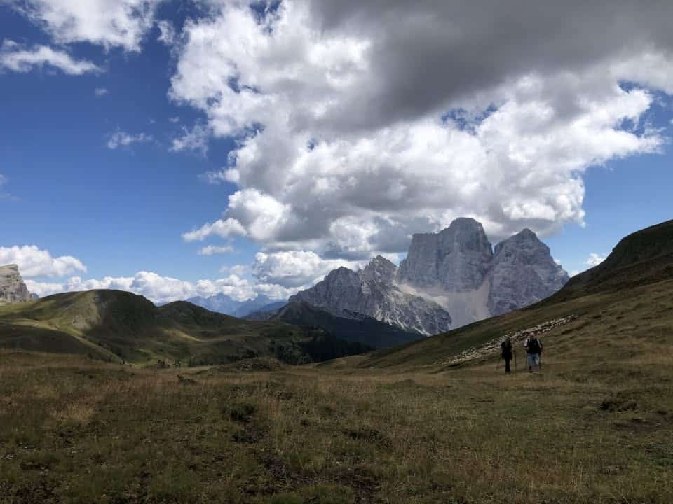 Evento Escursione al Mondeval e Lago delle Baste Locandina Escursione al Mondeval e Lago delle Baste - venerdì 31 luglio ore 09:00 - 16:00