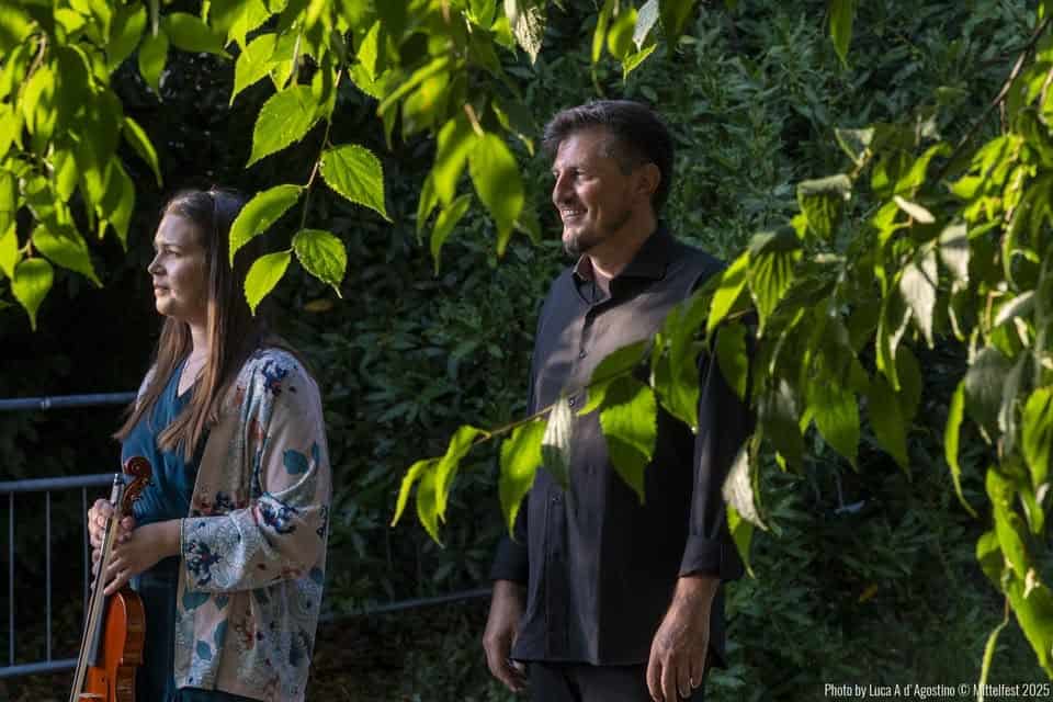 Evento Musike Senza Confini – Concerto All’alba Con M.k. Duo Locandina Musike Senza Confini – Concerto All’alba Con M.k. Duo - domenica 2 agosto ore 05:30 - 07:30