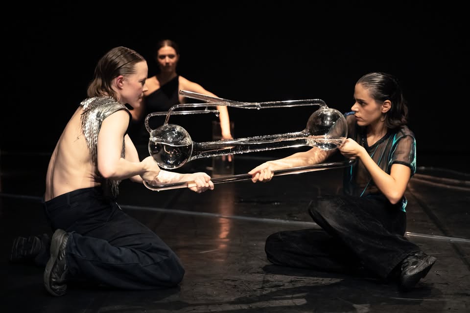 Evento SIMONA DEACONESCU The Choreography of Water Locandina SIMONA DEACONESCU The Choreography of Water - mercoledì 9 settembre ore 06:00 - 08:00