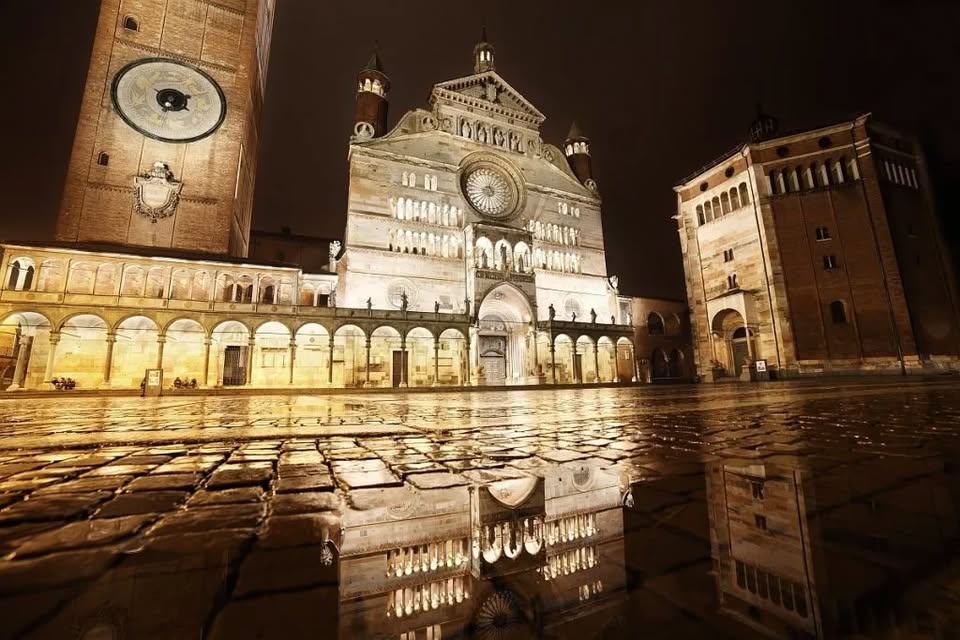 Evento TOUR del MISTERO di CREMONA itinerario guidato alla scoperta di storie affascinanti, leggende antic Locandina TOUR del MISTERO di CREMONA itinerario guidato alla scoperta di storie affascinanti, leggende antic - sabato 4 luglio ore 21:00 - 23:00