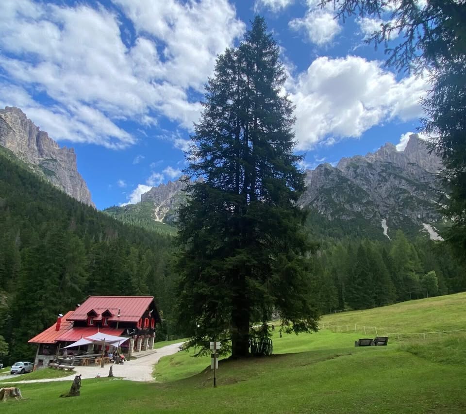 Evento Trekking al Rifugio Padova l’anfiteatro degli Spalti di Toro Locandina Trekking al Rifugio Padova l’anfiteatro degli Spalti di Toro - mercoledì 22 luglio ore 09:00 - 16:00