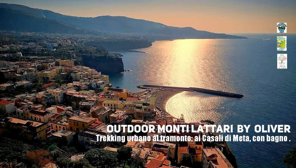 Evento Trekking urbano al tramonto ai Casali di Meta, con bagno. Locandina Trekking urbano al tramonto ai Casali di Meta, con bagno. - giovedì 2 luglio ore 17:00 - 22:30