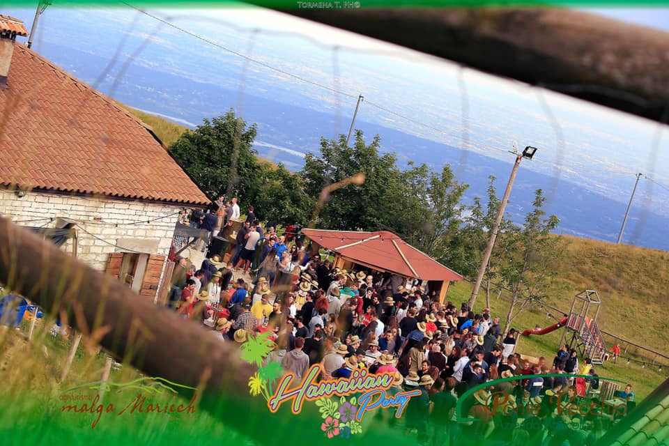 Evento Aperitivo in quota Animal Farm Locandina Aperitivo in quota Animal Farm - domenica 4 agosto ore 18:00 - 20:00