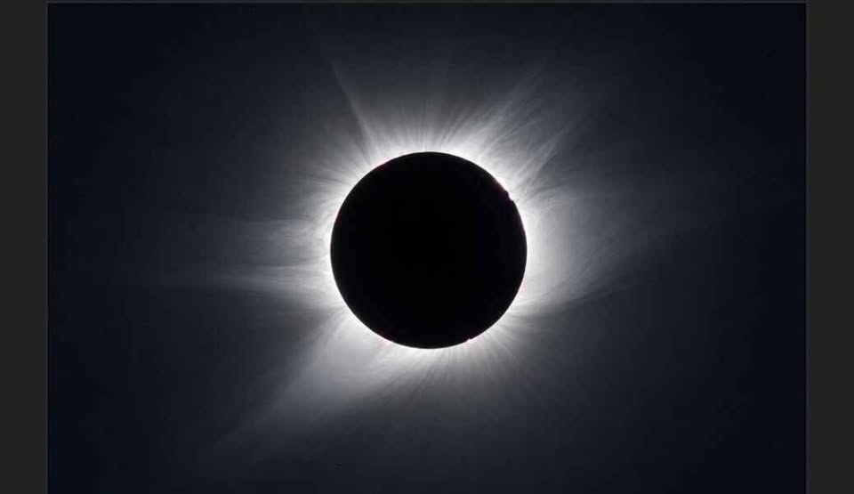 Evento Eclissi Solare Locandina Eclissi Solare - mercoledì 12 agosto ore 16:30 - 22:30