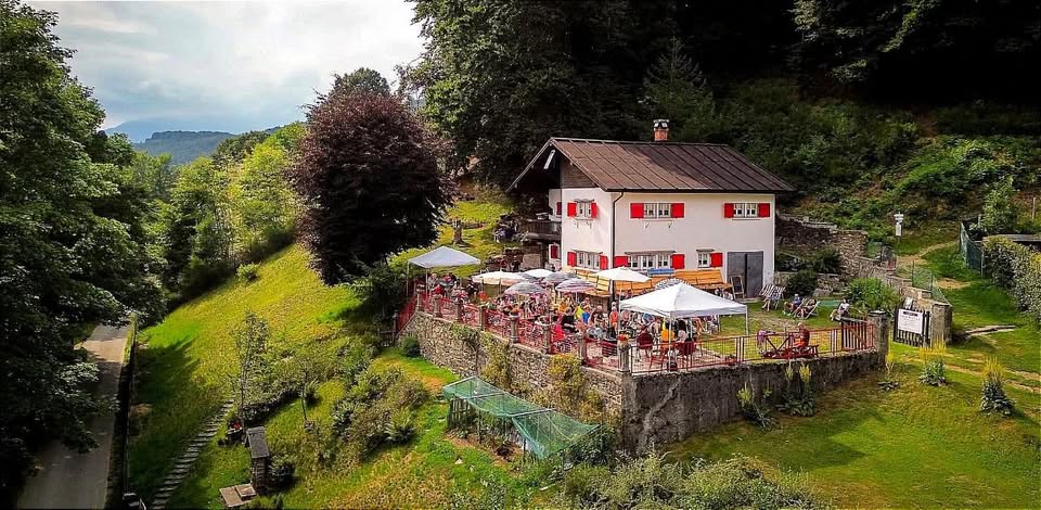Evento L’Altramontagna all’Alpe Colle – Vivere e raccontare oggi le montagne Locandina L’Altramontagna all’Alpe Colle – Vivere e raccontare oggi le montagne - domenica 30 agosto ore 12:00 - 17:00