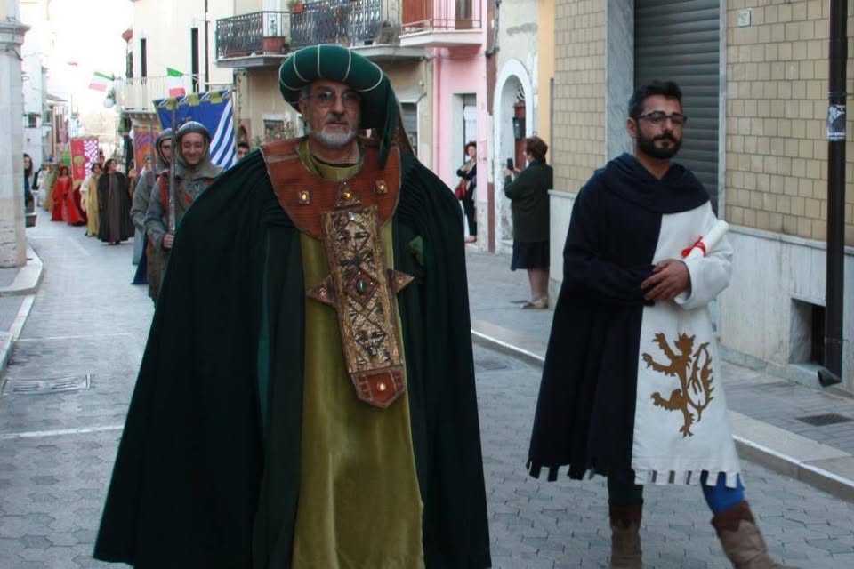 Evento Manfredi a Palatium Sancti Gervasii – Corteo Storico Locandina Manfredi a Palatium Sancti Gervasii – Corteo Storico - giovedì 10 agosto ore 19:30 - 01:00