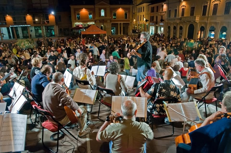 Evento Orchestrona della Scuola di musica popolare di Forlimpopoli Locandina Orchestrona della Scuola di musica popolare di Forlimpopoli - martedì 25 agosto ore 21:00 - 23:00