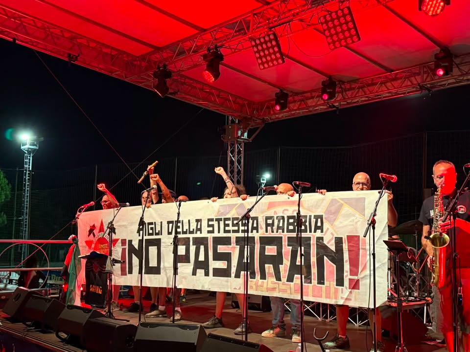 Evento Pranzo Popolare – Carovana Antifascista Locandina Pranzo Popolare – Carovana Antifascista - domenica 4 ottobre ore 12:00 - 19:00