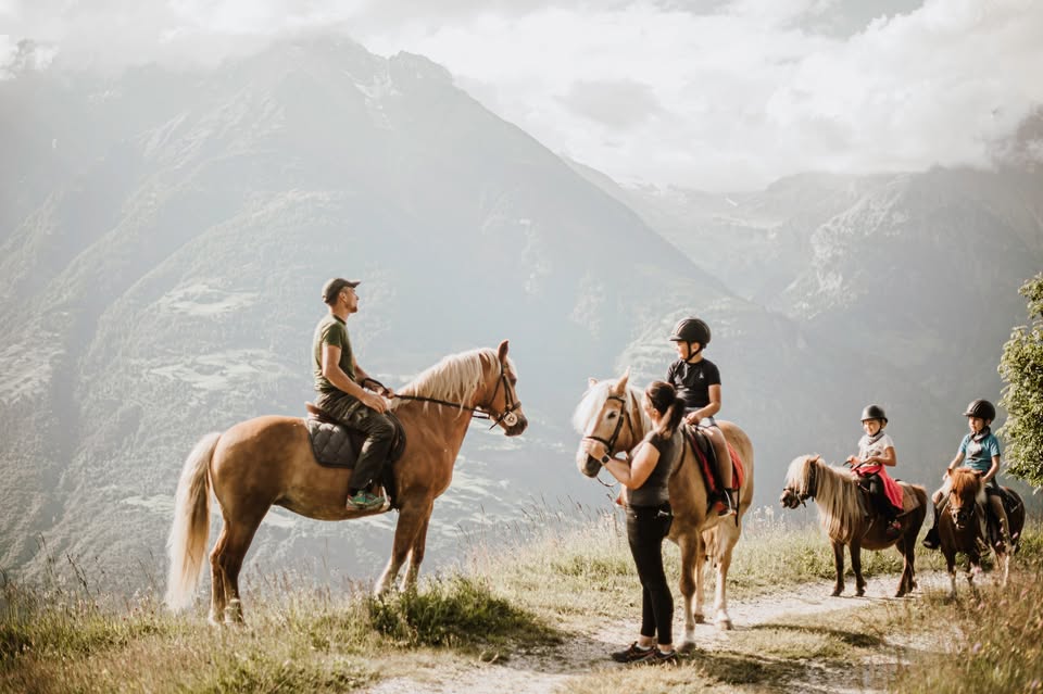 Evento Reiterlebnis beim Tholer Passeggiata a cavallo al maso Tholer Locandina Reiterlebnis beim Tholer Passeggiata a cavallo al maso Tholer - da venerdì 31 luglio - martedì 29 settembre 2026 ore 14:00 ore 18:00