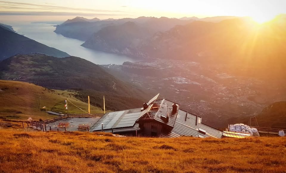 Evento Luna piena sullo Stivo, con tramonto vista lago e cena in rifugio Locandina Luna piena sullo Stivo, con tramonto vista lago e cena in rifugio - sabato 26 settembre ore 16:00 - 22:45