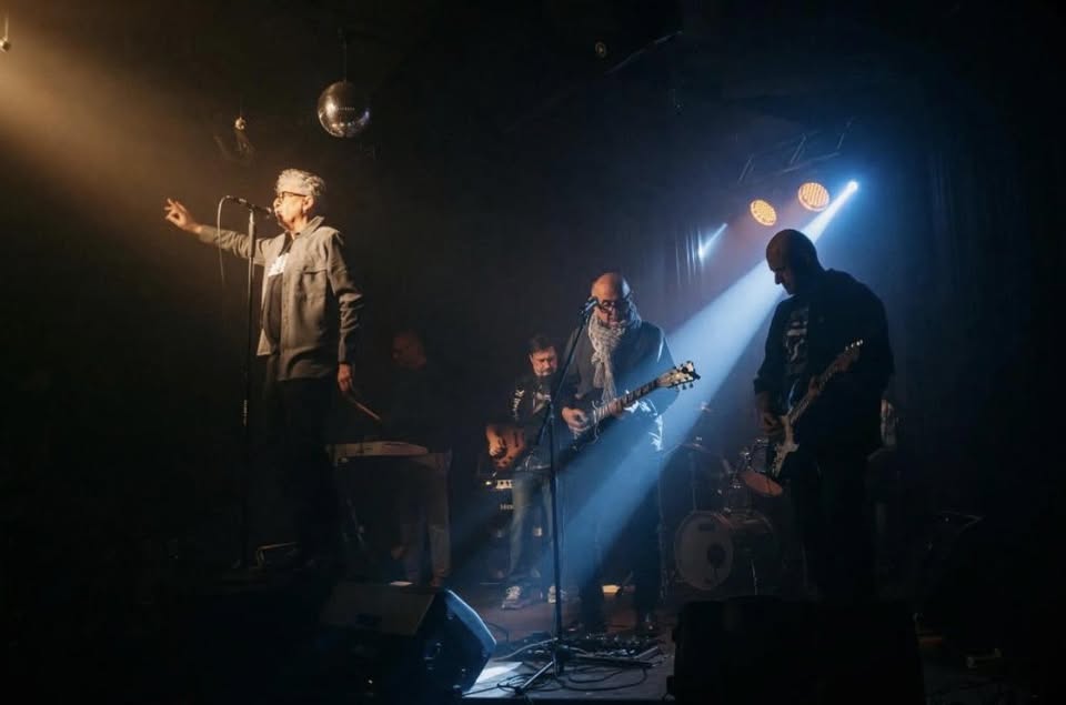 Evento Simon Dietzsche (new wave, GE) – Trinità Live Club, Genova Locandina Simon Dietzsche (new wave, GE) – Trinità Live Club, Genova - domenica 8 novembre ore 20:00 - 22:00