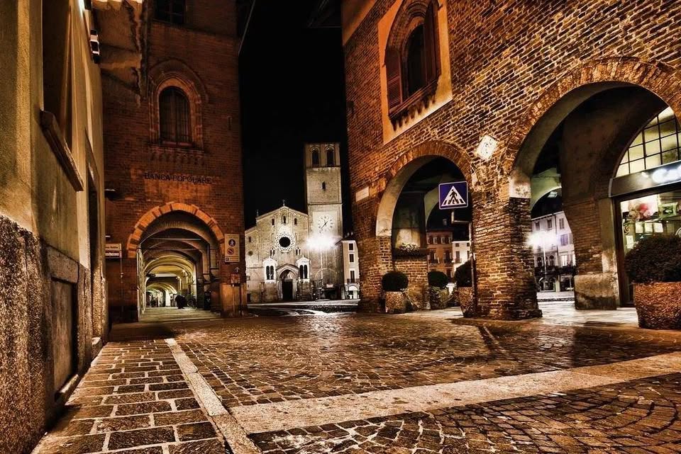 Evento Tour Del Mistero Di Lodi Itinerario Guidato Alla Scoperta Di Segreti E Leggende! Locandina Tour Del Mistero Di Lodi Itinerario Guidato Alla Scoperta Di Segreti E Leggende! - sabato 3 ottobre ore 21:00 - 23:00
