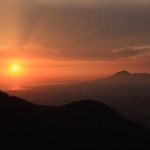 Immagine evento Vesuvio Sunset Trekking Con Aperitivo a Ercolano (NA) Vesuvio Sunset Trekking Con Aperitivo a Ercolano (NA) il 24 ottobre 2026