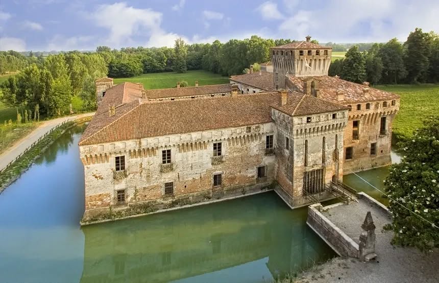 Evento Visita Guidata Al Castello Di Padernello Locandina Visita Guidata Al Castello Di Padernello - domenica 13 settembre ore 10:00 - 12:00